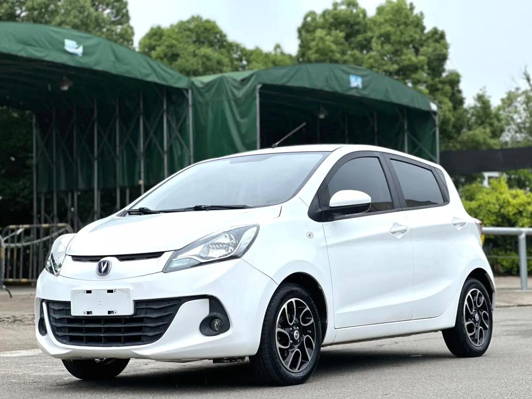 长安新奔奔(长安新奔奔2015款参数配置)