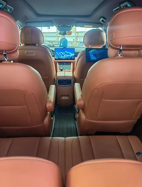 问界m7六座布局 问界m7选5座还是6座
