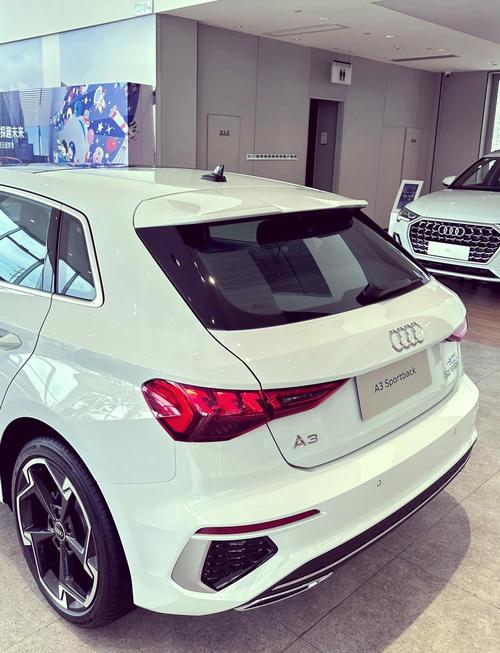 十五万左右最值得买的轿车(十五万左右轿车推荐)