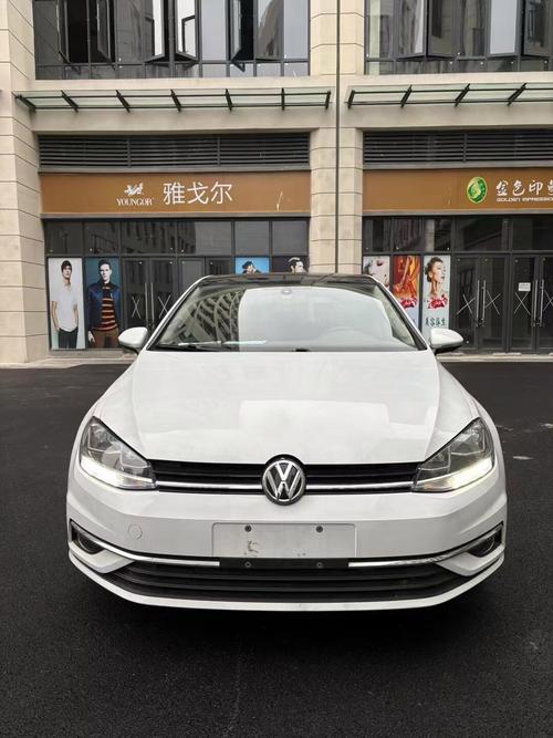 高尔夫七座汽车图片,高尔夫七座多少钱一辆