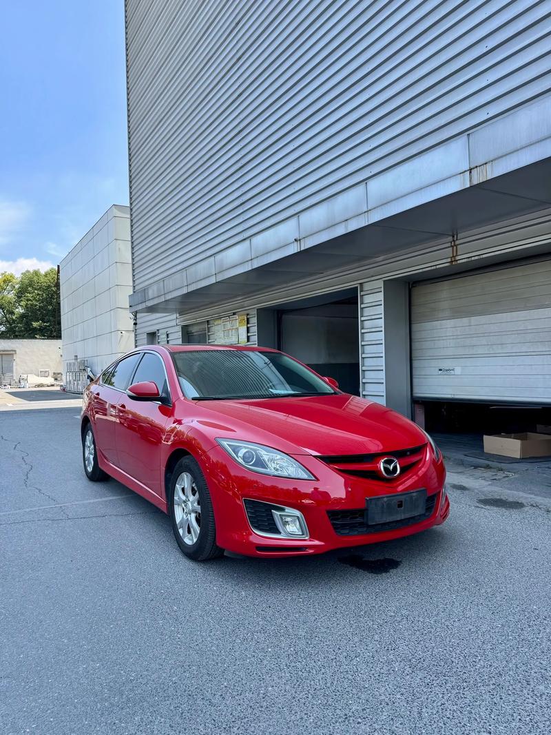 马自达睿翼轿跑和普通版(马自达睿翼轿跑和普通版哪个好)