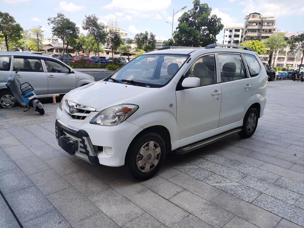 一汽森雅m80和五菱宏光哪个车好(一汽森雅m80是什么车型)