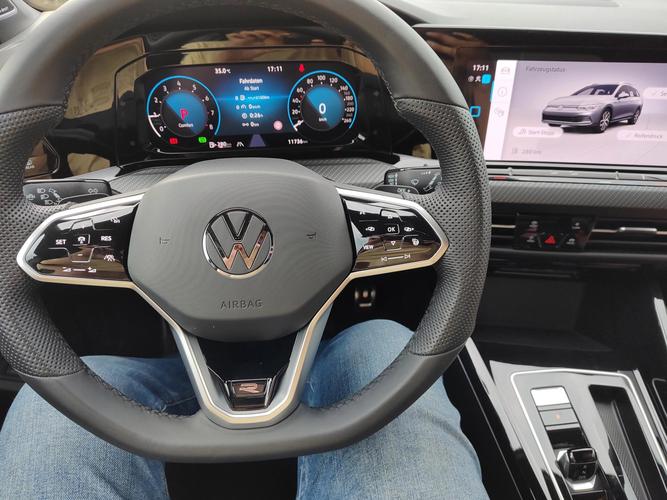 【高8和高尔夫的内饰对比,大众高8和高尔夫一样么】