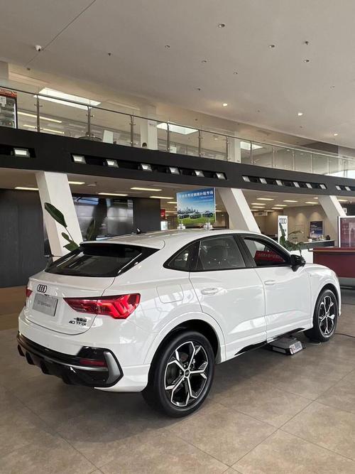 奥迪q3轿跑suv/奥迪q3轿跑图片