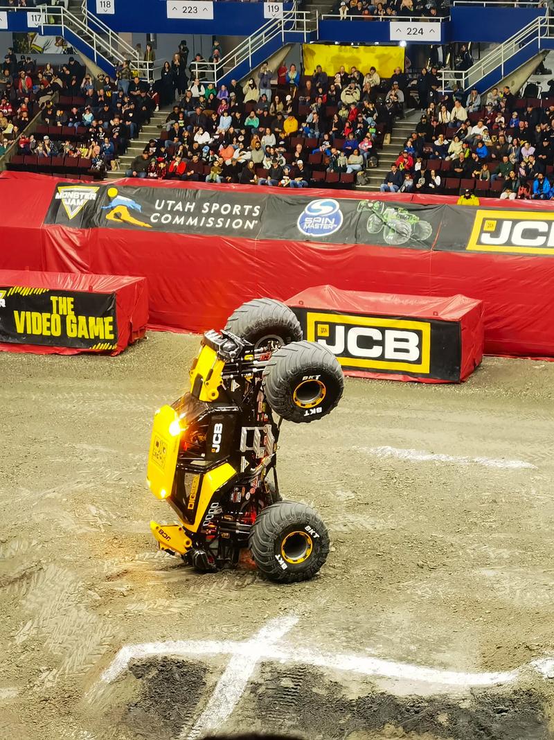 大脚车/大脚车英文